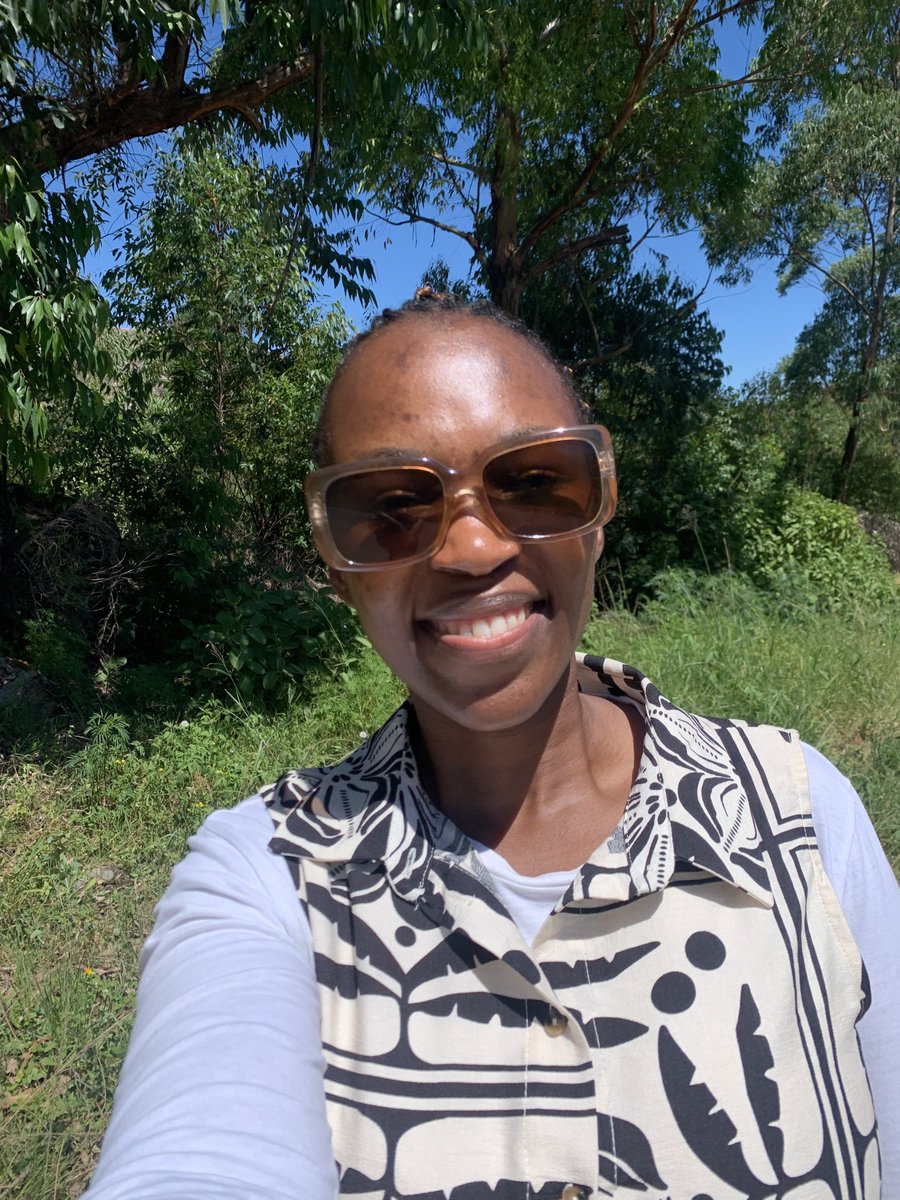 II Corinthians 4. 16 - 17
Ngako-ke asidzinwa; nome lingephandle letfu libhubha, kodvwa lingekhatsi lentiwa libe lisha imihla ngemihla. Ngobe lolusizi lwetfu luncane futsi lwesikhashana, lusilungiselela inkhatimulo lengenawulinganiswa, yaphakadze.

Ohh God…