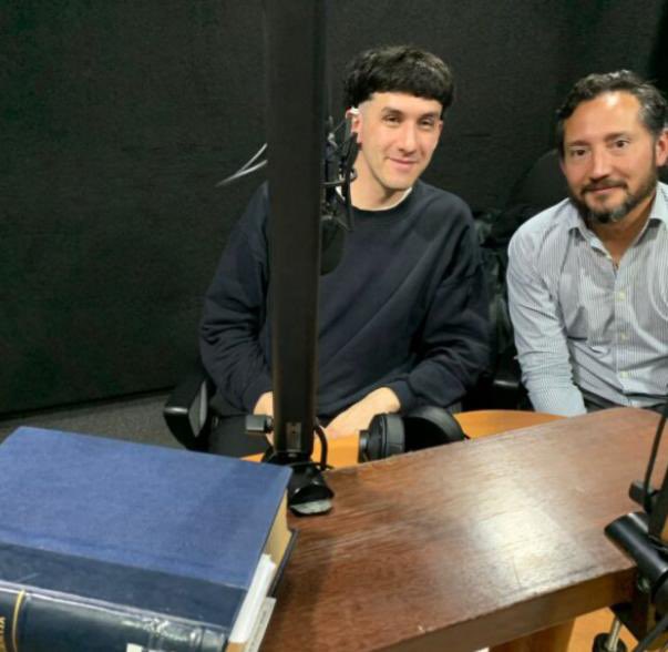 Podcast en @derechocarta sobre el libro de Hans Kelsen "Sociedad y Naturaleza" con Ze Antonio Magalhães de la Universidad Católica de Río de Janeiro y Alejandro Santamaria de la <a href="/UExternado/">U.Externado</a> 👉🏿 derechoalacarta.uexternado.edu.co/2023/11/10/388…
