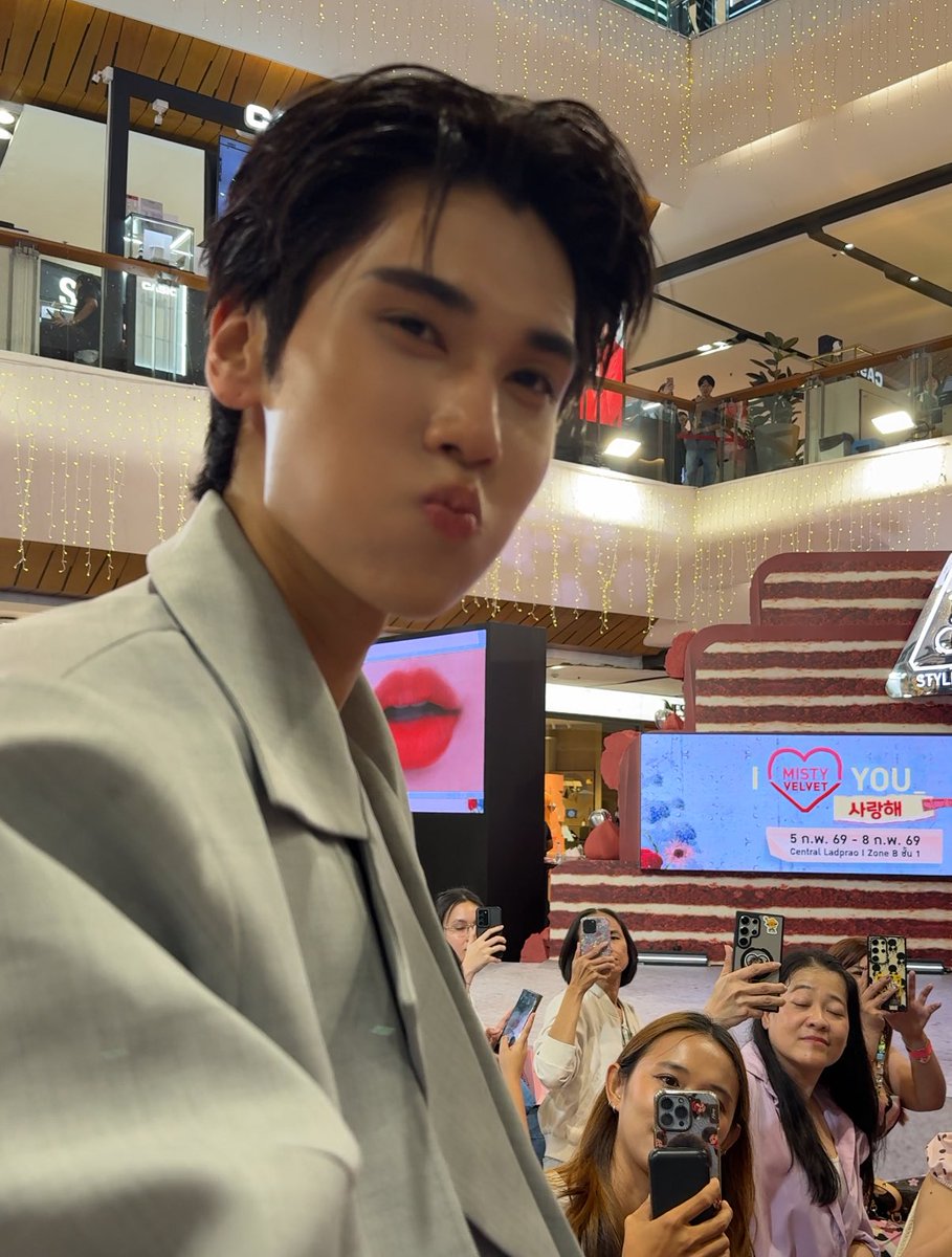 น่าร้ากงะ โดนตกเต็มเต็มจิงจิง 🫵🏻

DUNK 3CE MISTYVELVET
#Dunkx3CEIVELMISTYOU