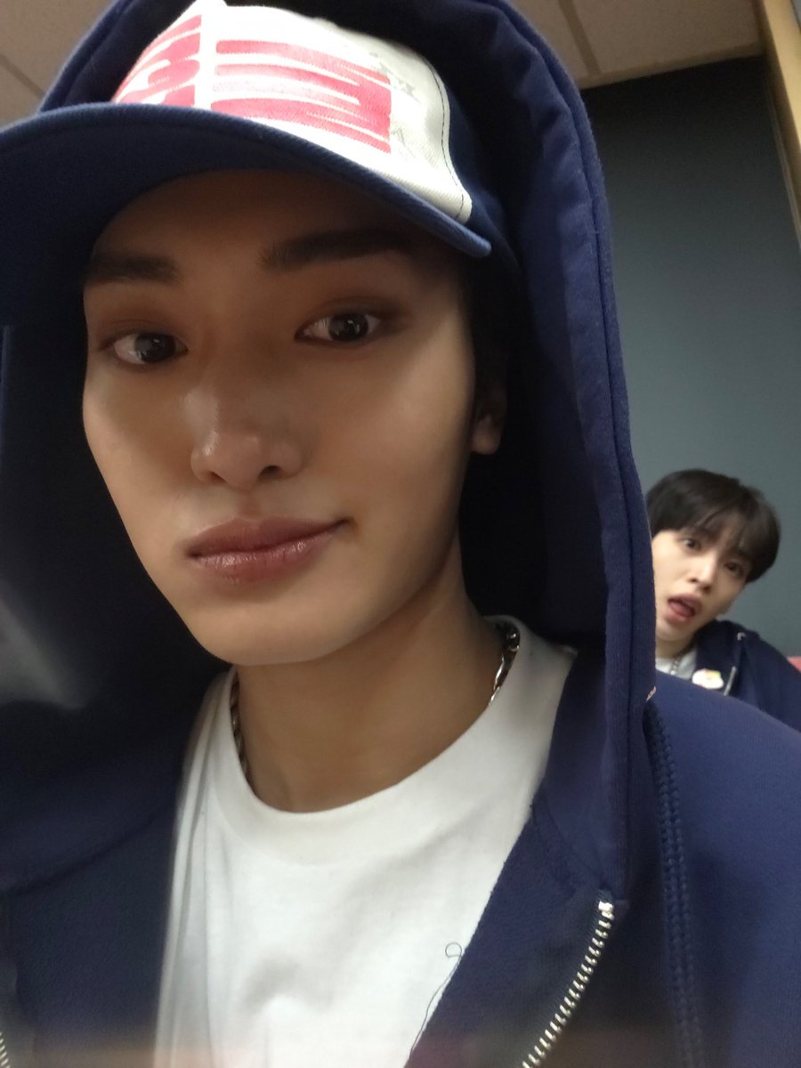rosso_o6's tweet photo. 런태귀여워...... https://t.co/QBsXSG949M
