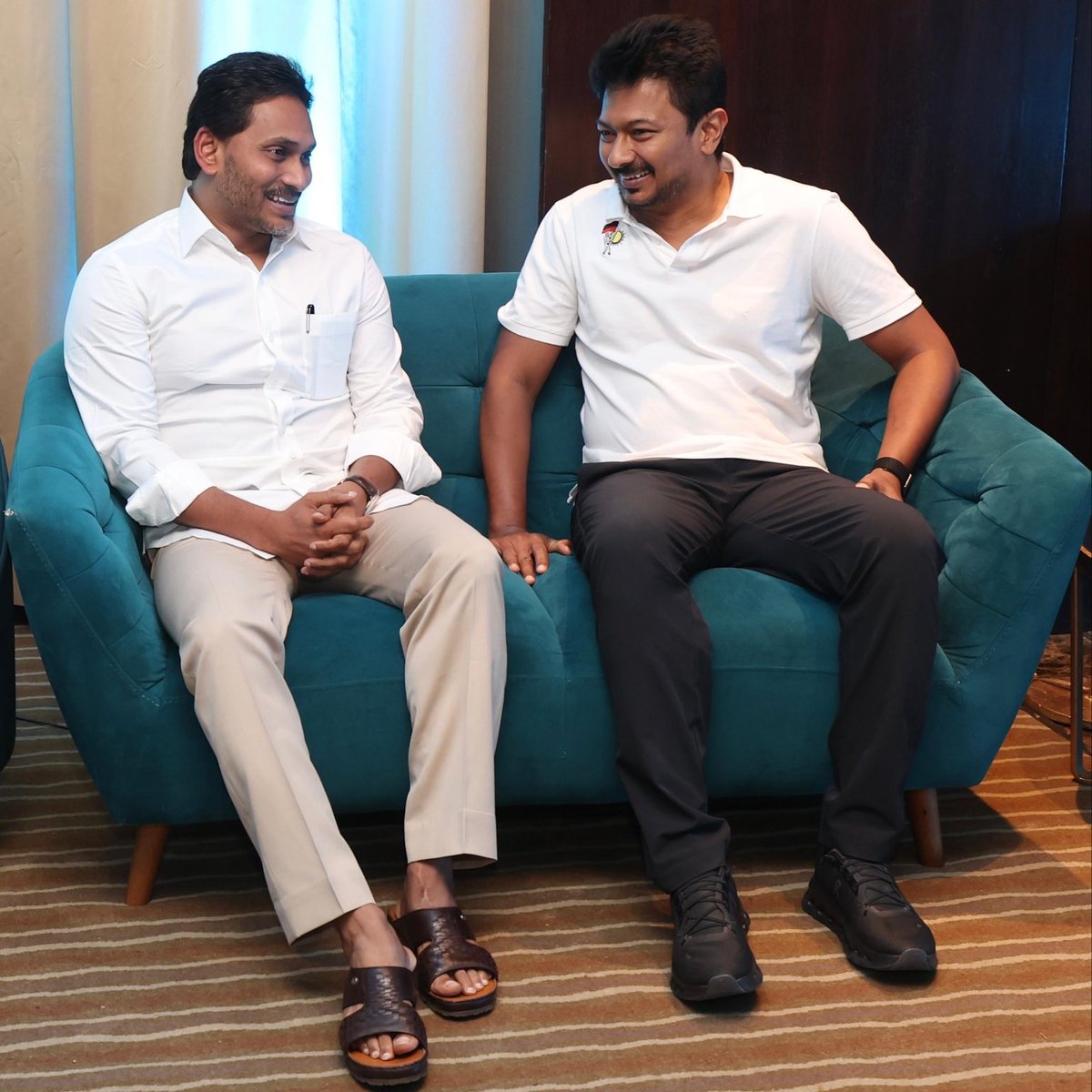 సనాతన ధర్మం వైరస్ అన్న వ్యక్తితో, తిరుమల లడ్డు కల్తీ చేసిన వ్యక్తి 🤡👌

Thanks for this <a href="/ysjagan/">YS Jagan Mohan Reddy</a> ❤️

ఇప్పుడు హిందువులకు ఇంకా క్లారిటీ వస్తుందిలే 😬

#NoGheeInTTDLaddu 
#NoGheeInTirumalaLaddu