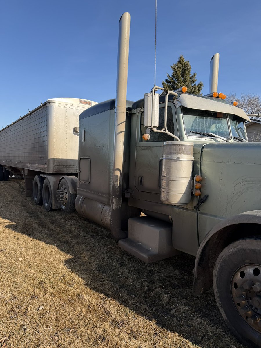 c_mack93's tweet photo. Typically farm hauling in February isn’t a big deal, two days in the 40’s and 50’s really wreaked havoc… 🤢🤢 https://t.co/X7U7h5rgMK