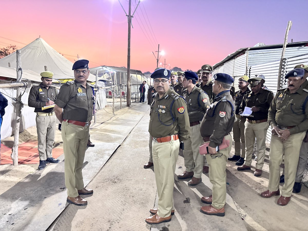 आज दिनांक 08.02.2026 को अपर पुलिस महानिदेशक महोदय पीएसी श्री डॉ. रामकृष्ण स्वर्णकार (आईपीएस) द्वारा माघ मेला–2026 के संगम क्षेत्र में पीएसी व SDRF का निरीक्षण एवं भ्रमण किया गया। उत्कृष्ट कार्य करने वाले अधिकारियों/कर्मचारियों को प्रशस्ति पत्र प्रदान किए गए। <a href="/adgpacup/">ADG PAC UP</a> 

#maghmela