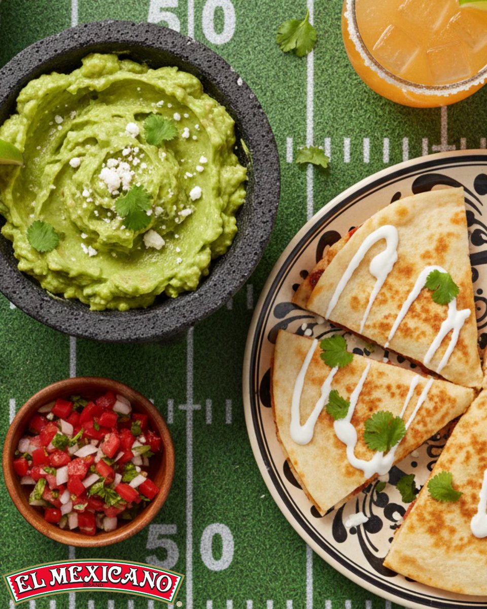 elmexicanobrand's tweet photo. Super Bowl Sunday isn’t complete without the classics 🏈 Guac topped with Queso Fresco Casero® and quesadillas drizzled with Crema Mexicana El Mexicano® = winning bites all game long! #AuthenticSabor https://t.co/ERpgtZRBVl
