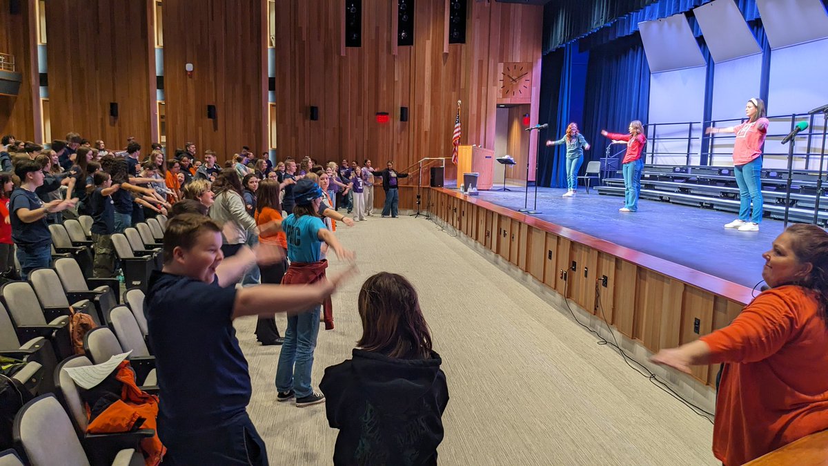 LHSPerforms tweet media