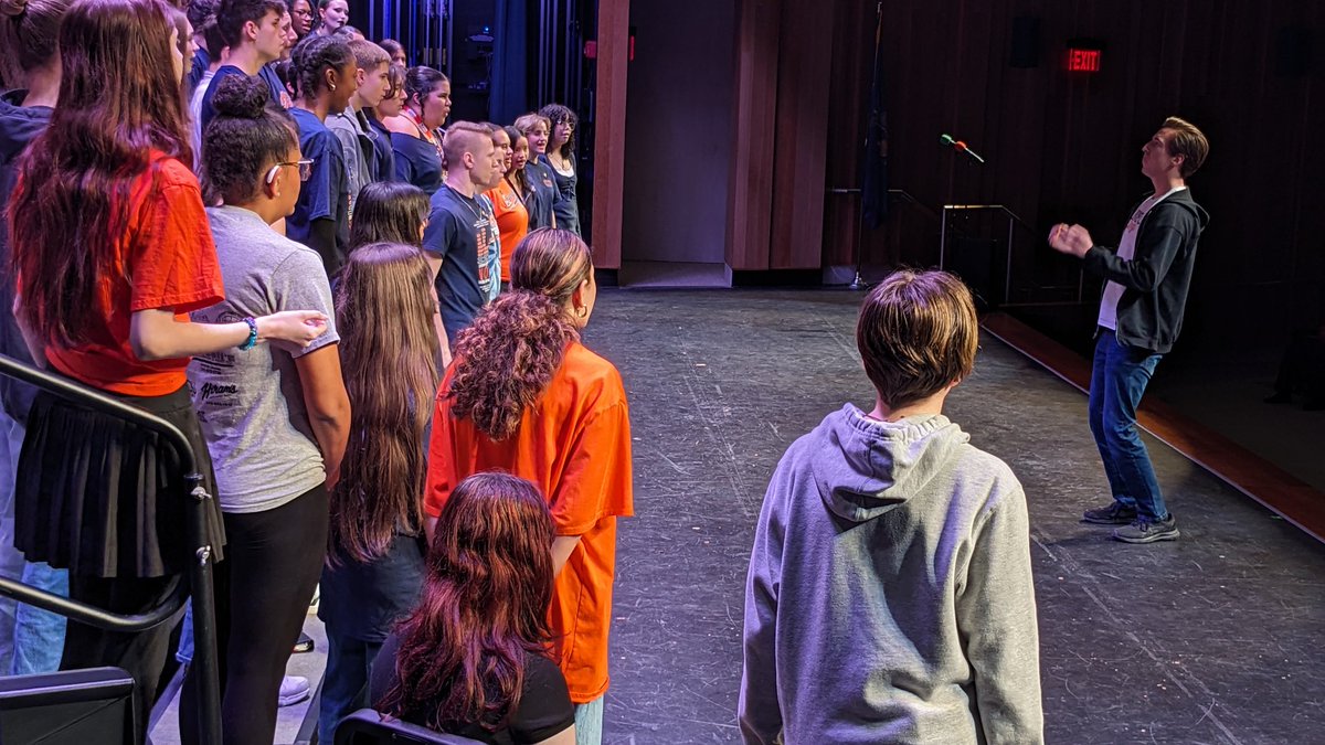 LHSPerforms tweet media