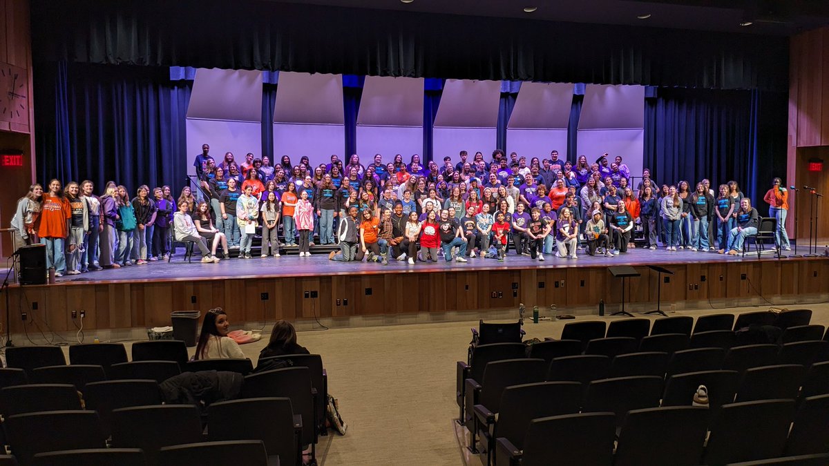 LHSPerforms tweet media