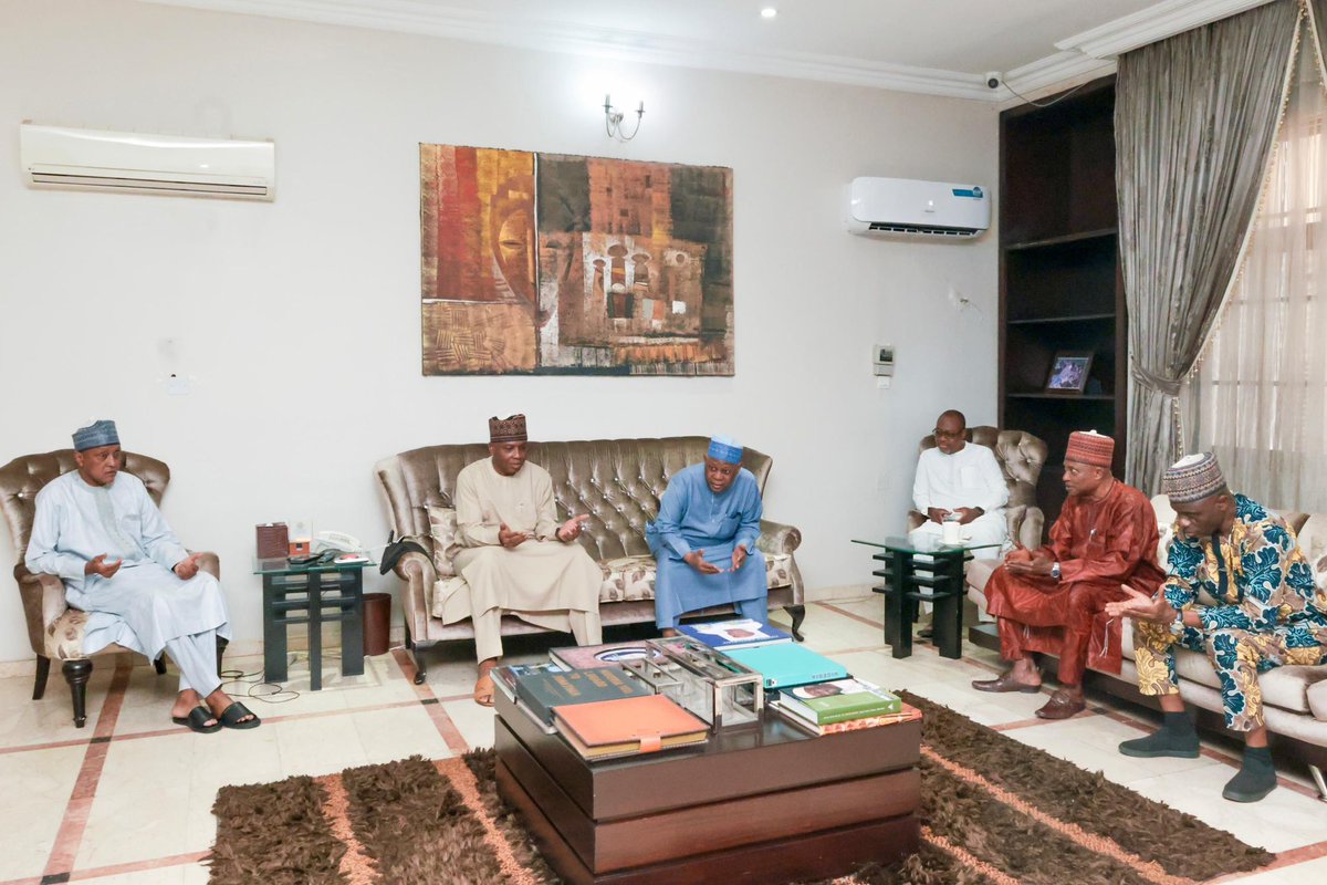 bukolasaraki's tweet photo. Today in Abuja, I received General Aliyu Mohammed Gusau and Senator Ibrahim Saminu Turaki, who came to offer their condolences on the passing of my father-in-law, Otunba Adekunle Ojora. https://t.co/Ar2CUmh365