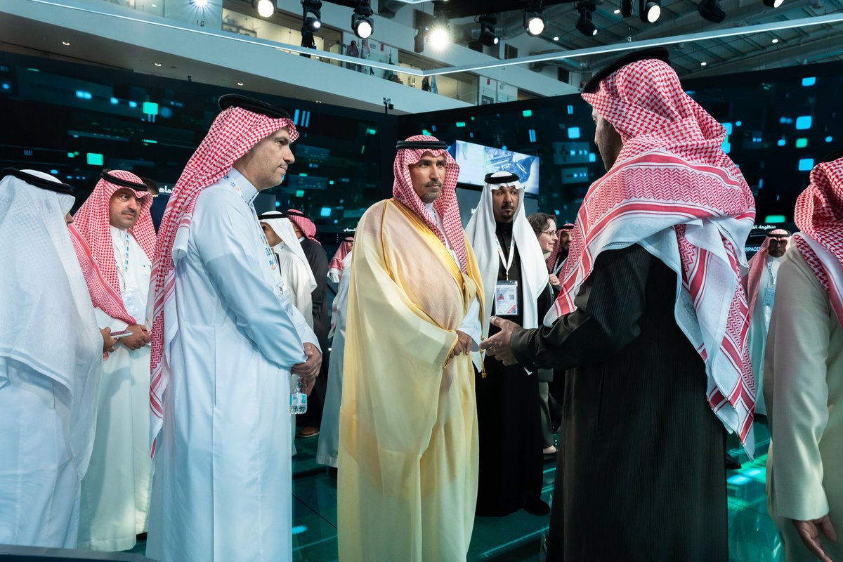 معهد الاستشارات وحلول الأعمال tweet media