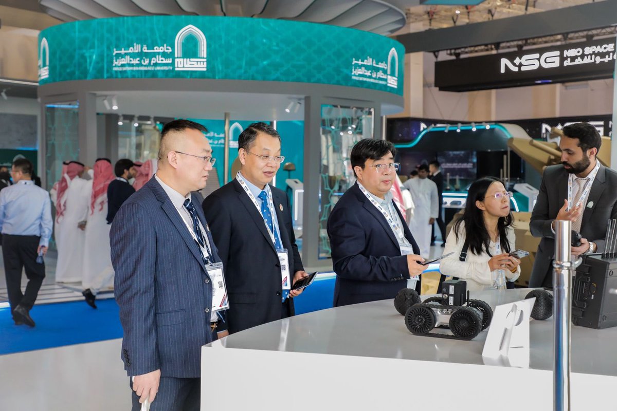 معهد الاستشارات وحلول الأعمال tweet media