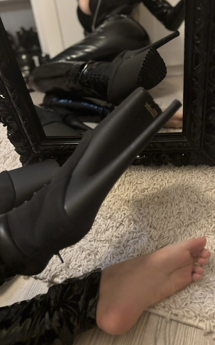 Feet prettier than your wifes face ✨