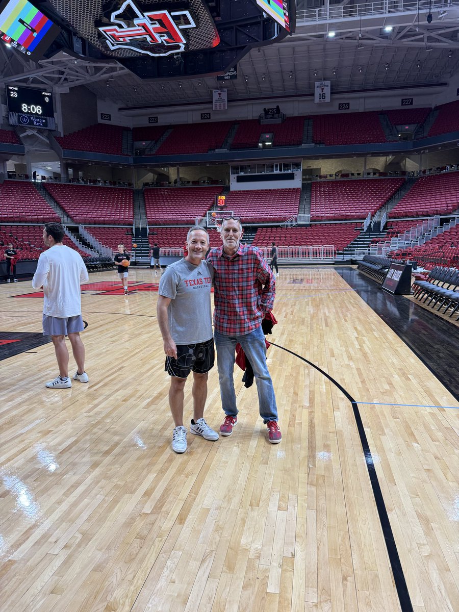 doughboyzcustom's tweet photo. @TheNoeShow I may know a lil something. I can promise they will come out with effort. Plus Anderson missed one of those games https://t.co/pXpDOOLHya