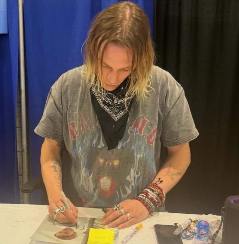 Jamie Campbell Bower Updates 🇧🇷 tweet media