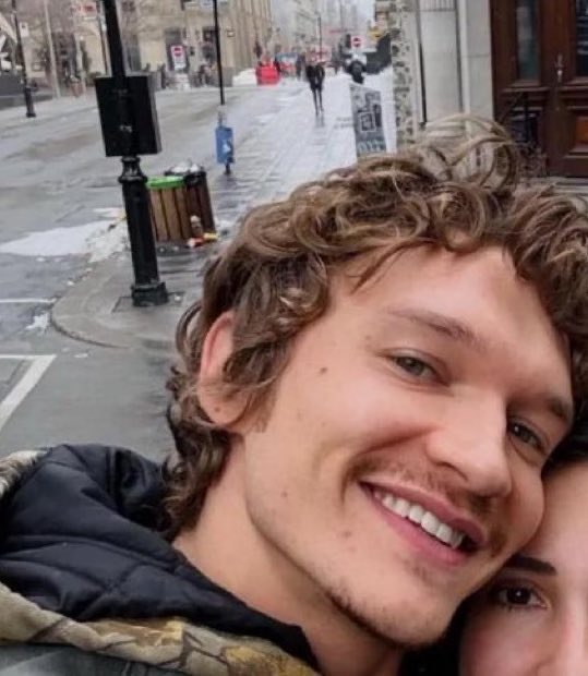 r0zanovic's tweet photo. i may be the only one who LOVES connor with the mustache and i will never be silenced https://t.co/WW5QydHvXN