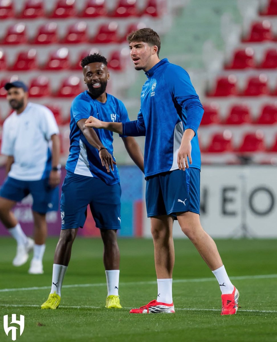 ahmad2man's tweet photo. 📸 | تدريب #الهلال الأخير قبل مواجهة شباب الأهلي غداً .. 

🔹⚽️ https://t.co/5EUoESFsck