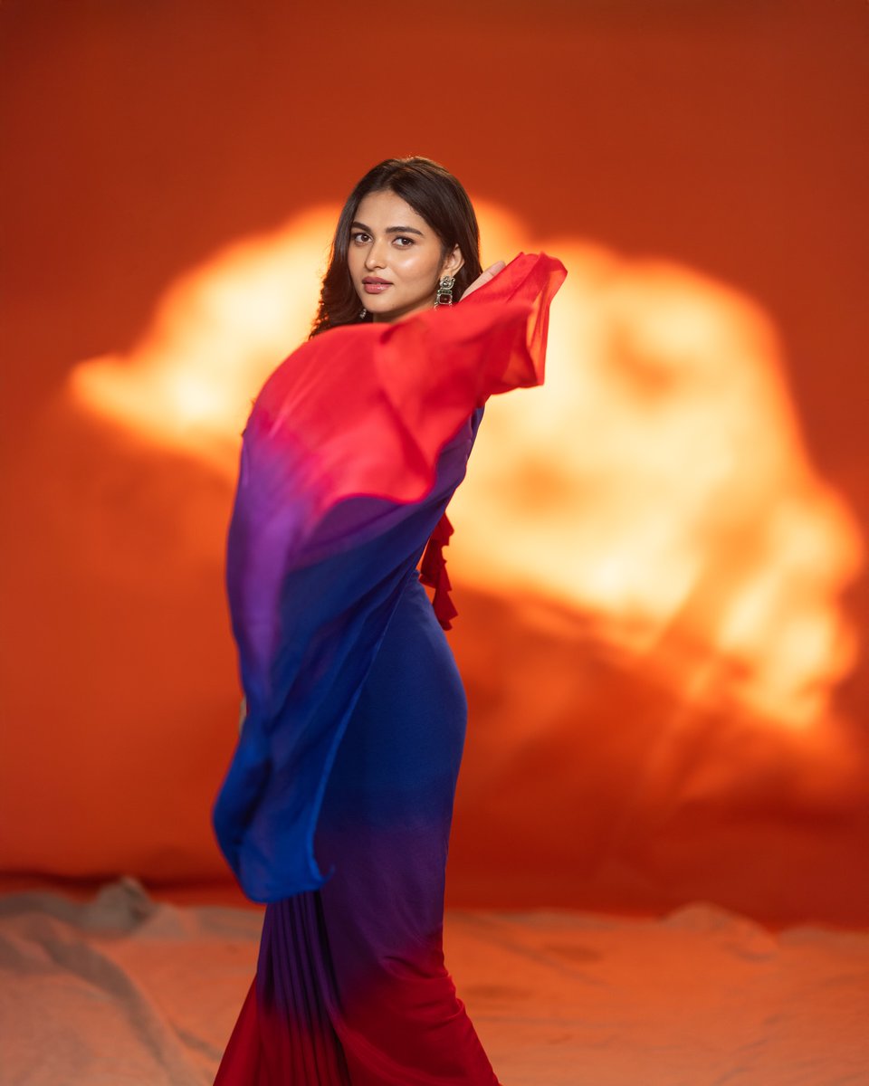 glampix_in's tweet photo. Kayadu Lohar lighting up every frame with that breathtaking glow, fierce confidence, and irresistible charm – pure fire in human form! 🔥📷 #KayaduLohar #SizzlingQueen https://t.co/52txF9VUu8