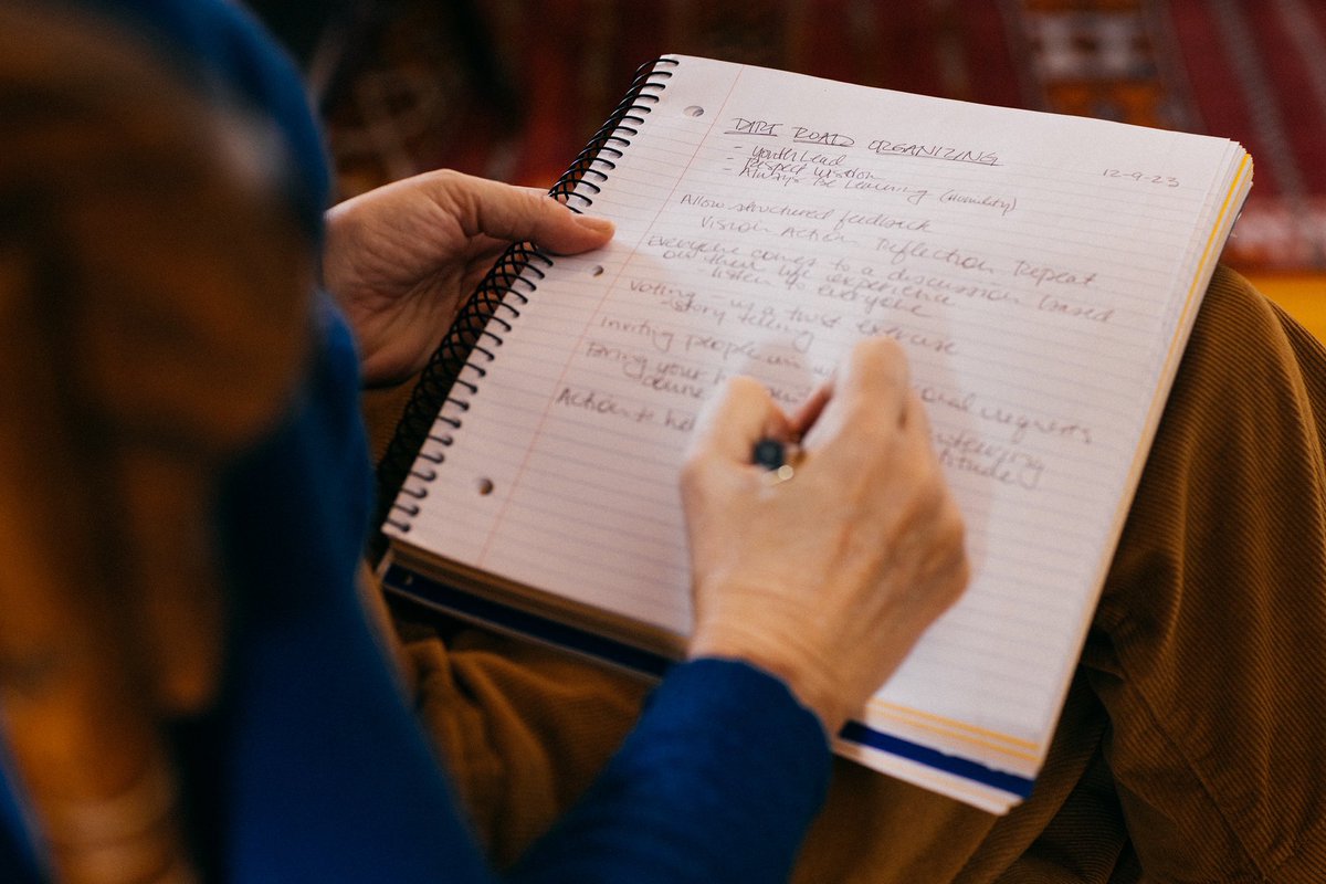 DirtroadOrg's tweet photo. Our cohorts are all about reflecting and sharing experiences amongst folks facing similar challenges, specific skills trainings, 1:1 mentorship, and building community to support rural organizing. https://t.co/fiHZTnrOL1