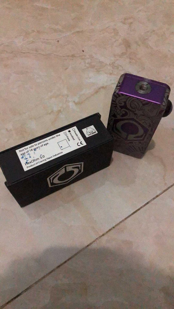 btwg13_'s tweet photo. WTS HEXOM ANODIZED V3 HERO 57 second Edition Batik 
Kolektor item 
Lengkap dengan box &amp; kartu garansi klaim vapezoo 
Price: 1.500.000 nego asik 
Bonus Pod #sale #hexomv3 #modhexom https://t.co/ysLW9pq0el
