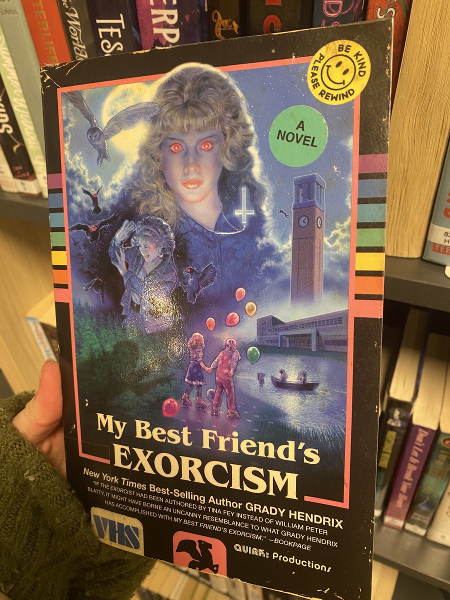 Ruebee47's tweet photo. tell me why i genuinely thought this was a s2 stranger things novel at first glance https://t.co/9pLqTLQwq3