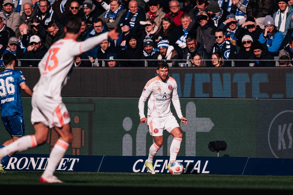 f95's tweet image. Für diesen Kerl habe ich mich heute richtig gefreut 😍
Schön, Dich von der ersten Minute an auf dem Rasen zu sehen, Lenzer 🙌

👉 f95.de/aktuell/news/p…

#f95 | 🔴⚪️ | #KSCF95