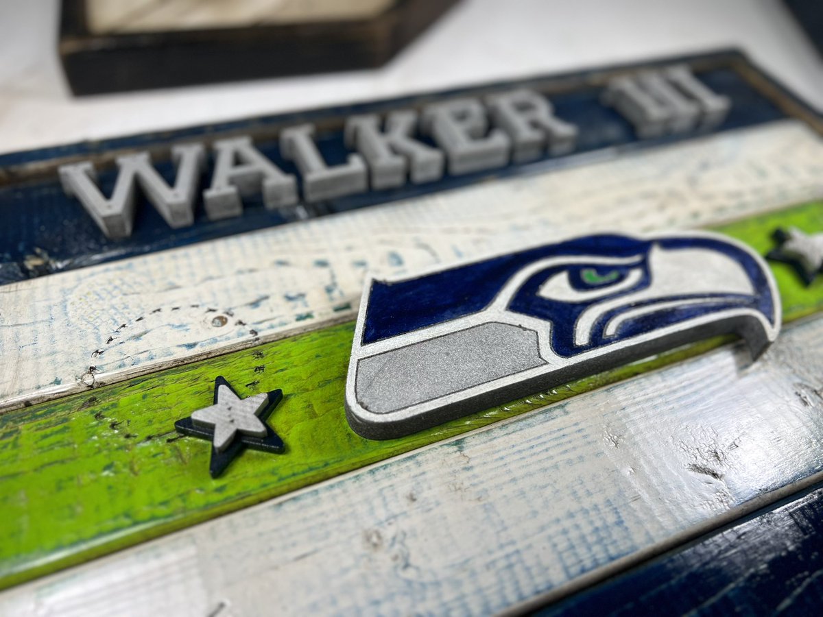 barnwoodsports's tweet photo. I like the New England Patriots….

Who’s your pick?

#SuperBowl #SuperBowlSunday #handmade #NFL #timberworks #seattleseahawks #newenglandpatriots https://t.co/TlBj8G8UaC
