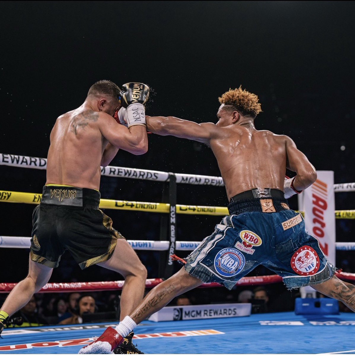 The best Southpaws in the world have to respect it. 

#Classic #TeamHaney