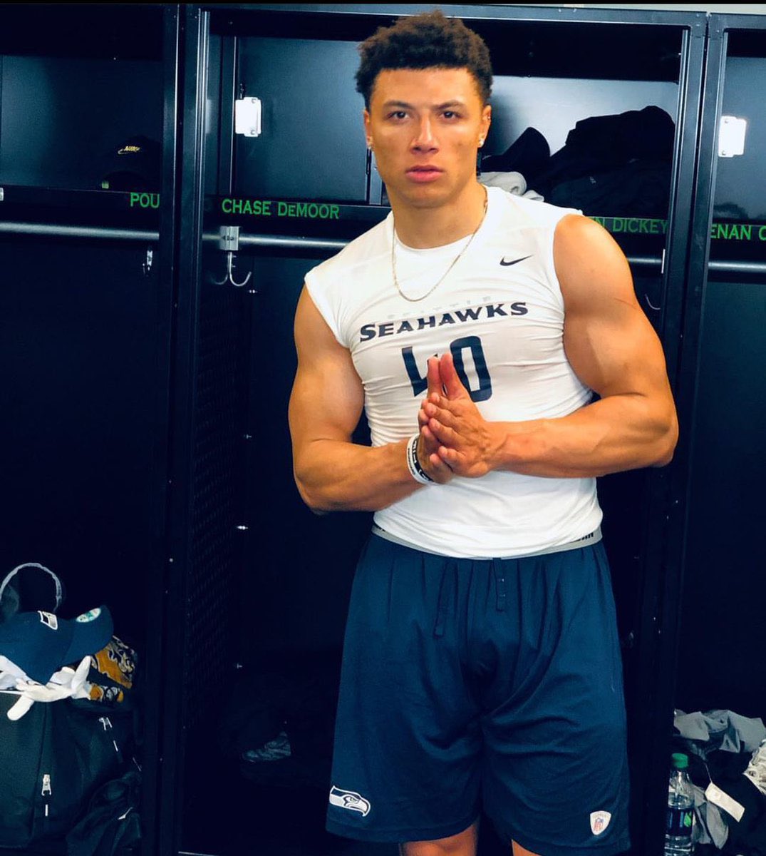 ChaseDeMoor's tweet image. ITS SUPERBOWL DAY BABY!
If the @Seahawks win today I’m going to go crazy &amp;amp; send 5 lucky winners $100 USD and one LUCKY winner $2000.00 USD! Must be following! Like/RT this and join the community for an extra ballot ! Best of luck!