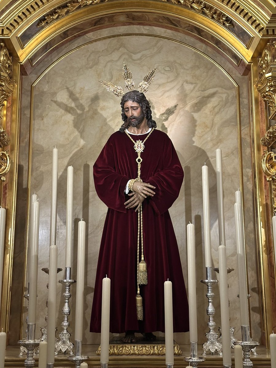 HdadDulceNombre's tweet photo. CULTOS ✝️ | A falta del exorno floral, NPJ de la Soledad ya se encuentra preparado en su altar de cultos, el cual se celebrará esta próxima semana. 

#CofradíasMLG https://t.co/ZJyLTE1Avm