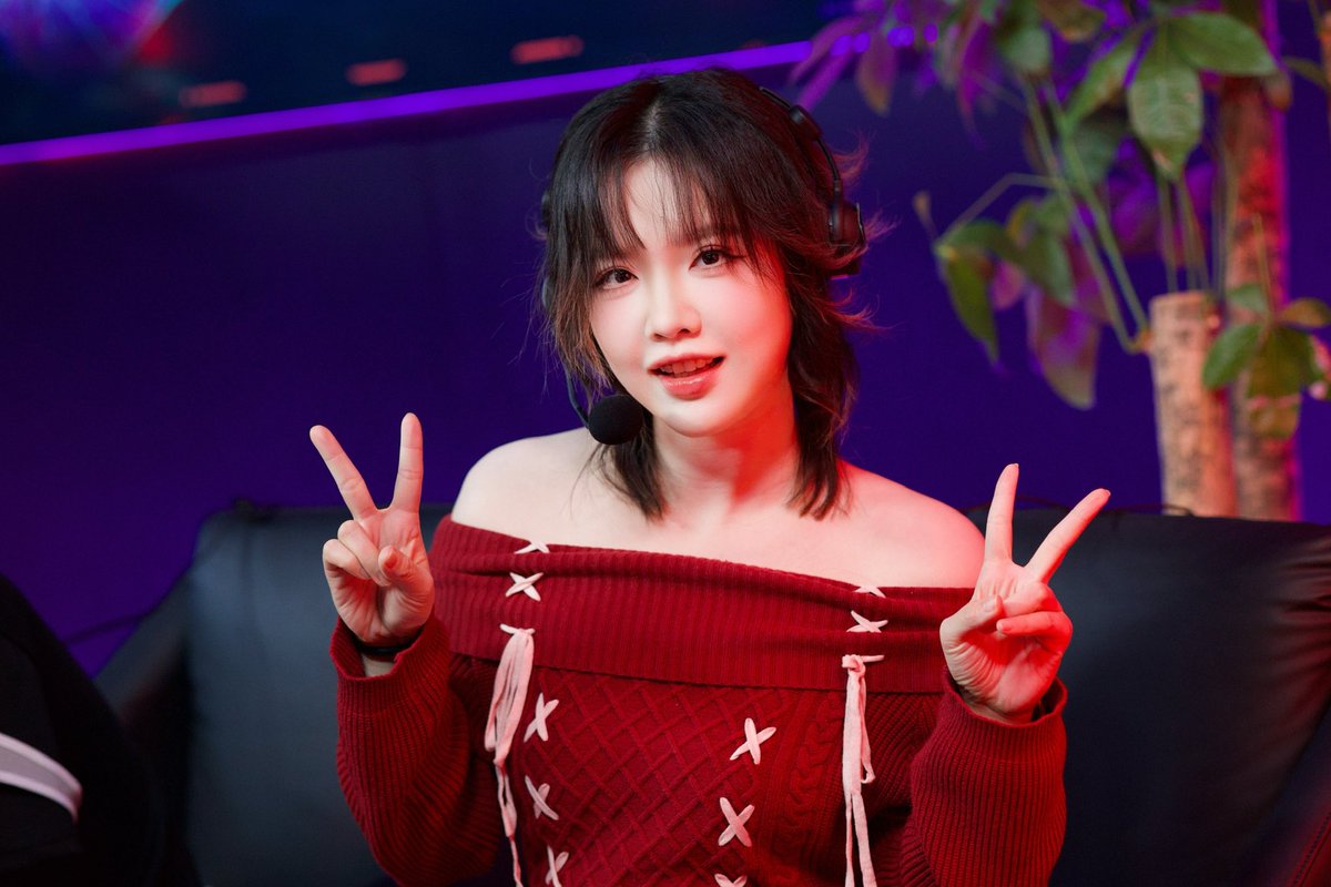 Which team will be the third one to the Masters Santiago?#VCTCN