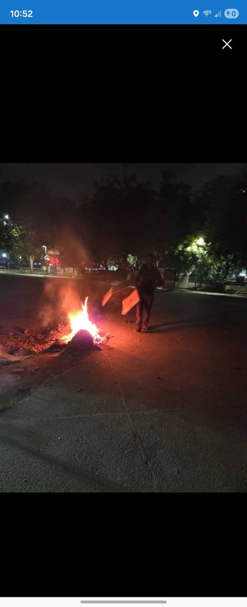 agarwal_rohit's tweet photo. @MCD_Delhi
 @DPCC_Pollution
 @CAQM_Official
 @CPCB_OFFICIAL
 @gupta_rekha
 @DC_NGZMCD 
 Garbage is being openly burnt everyday with plastic nearly Freshly Grown, Shop G-5 Chetan Arena Complex, LSC Market, Sector 4, Dwarka, Delhi-78, causing severe pollution and health hazard. https://t.co/0JiVWABL0p
