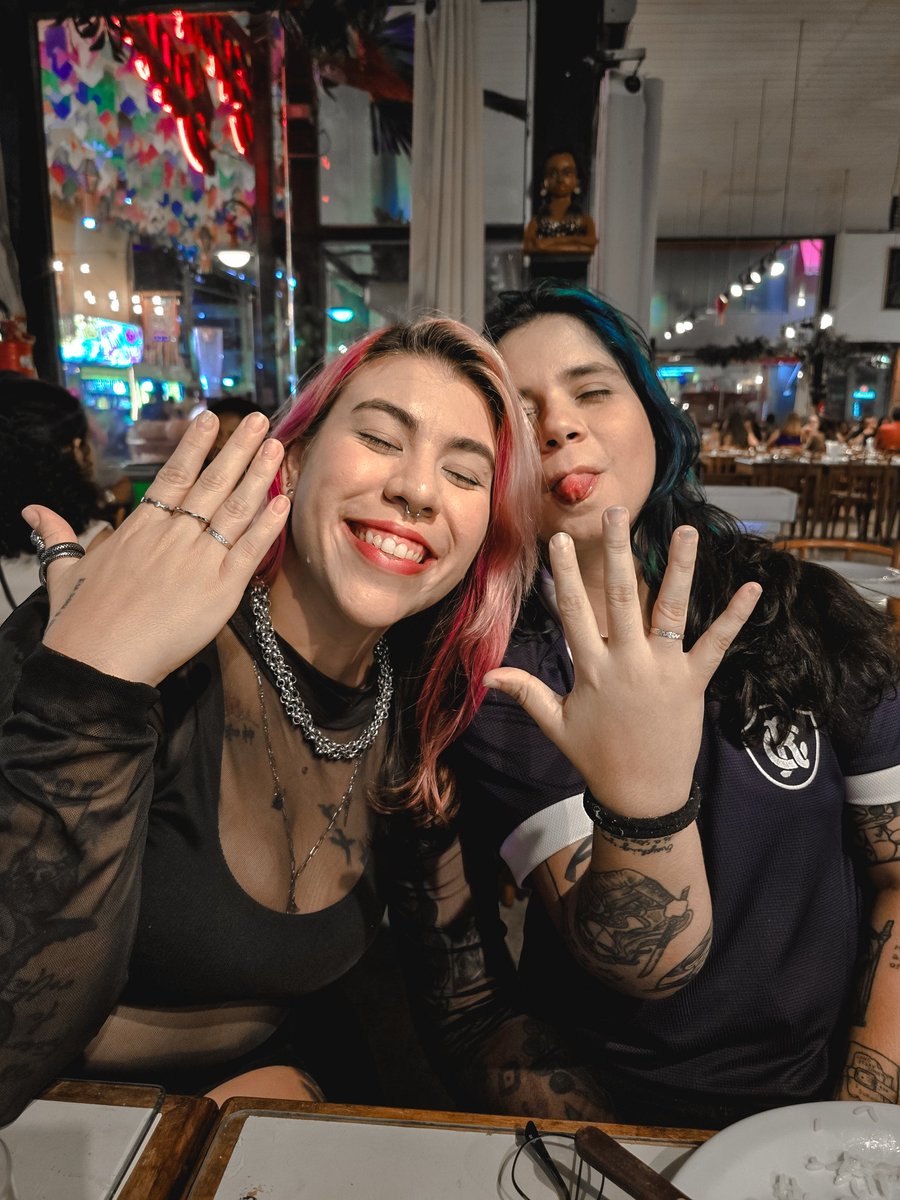 anadays_'s tweet photo. Eu vou casar com a minha melhor amiga e amor da minha vida, disse sim e para ela sempre vai ter meu sim. https://t.co/Zblz5v9R6O