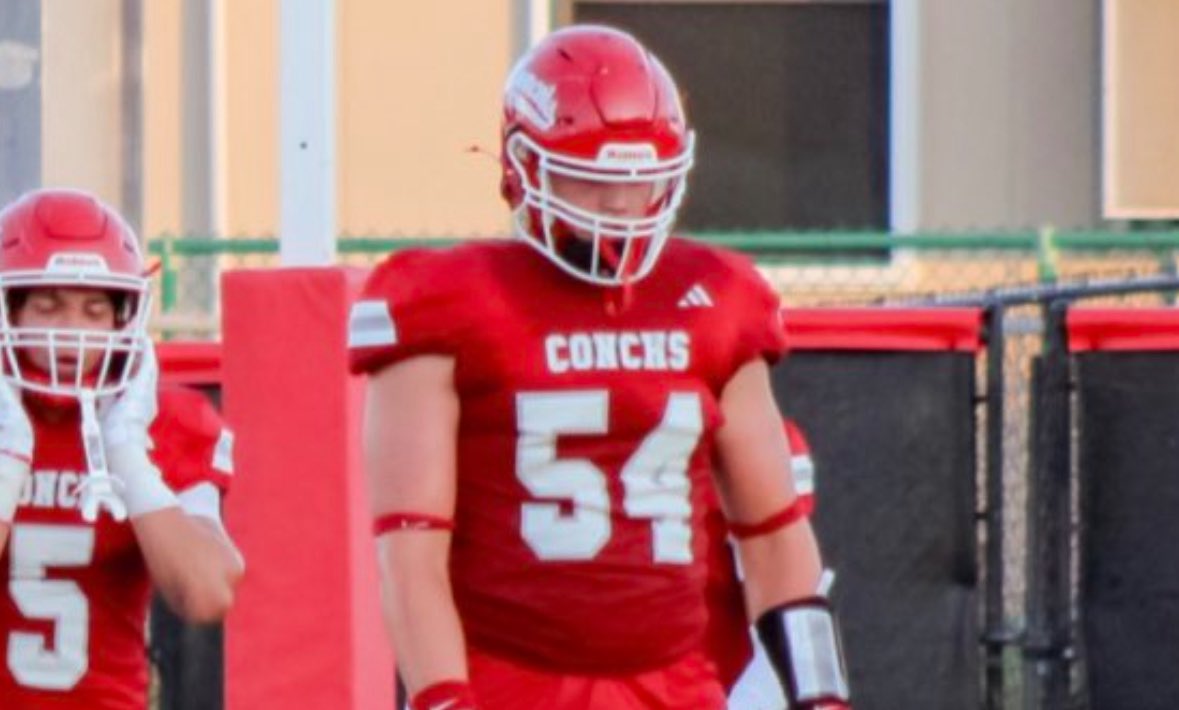 ttjharden8's tweet photo. Key West (Fla.) 2027 DL Josh Johnson received an offer from Florida on Thursday.

He has significant interest in the Gators, and his hometown has rallied around his quickly growing recruitment.

“I’m grateful for every opportunity.”

➡️: https://t.co/Ll8RYlJb4Z (VIP) https://t.co/BwT1MPHmNP