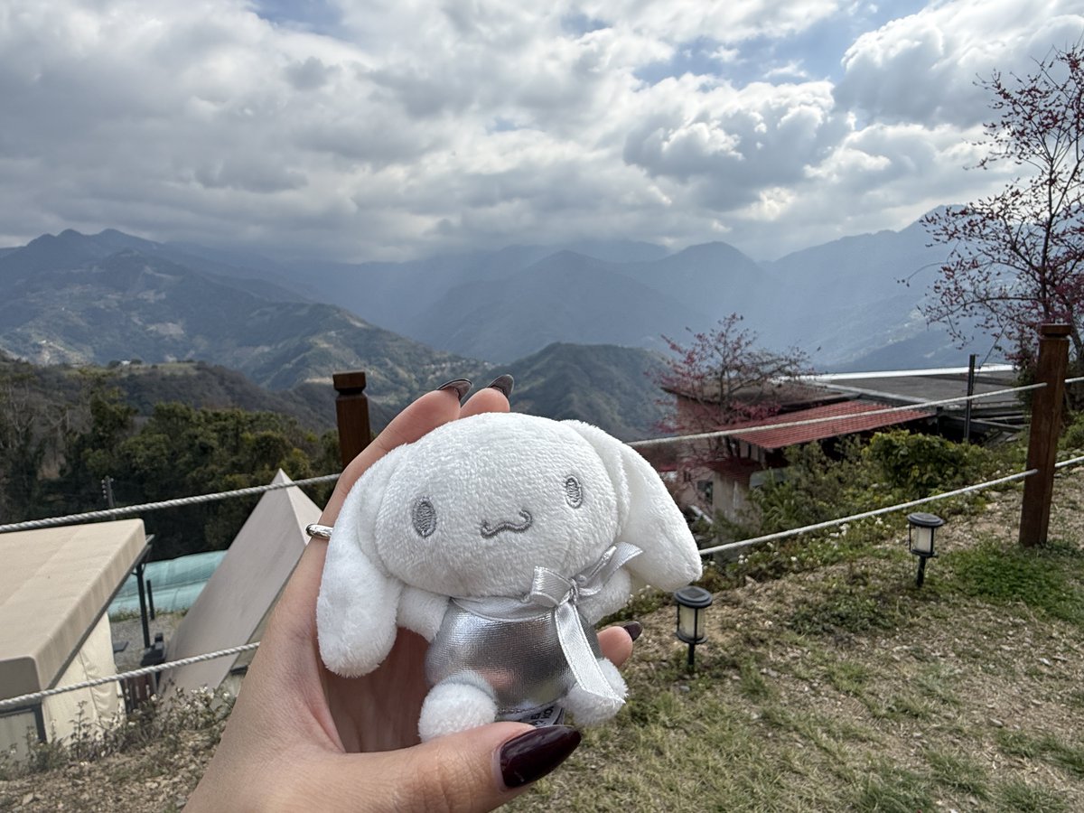 小跑出來了 tweet media