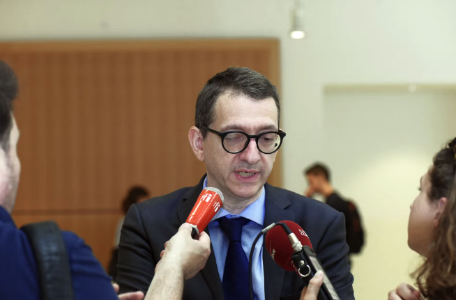 🟠 Orange : les étranges méthodes du patron de la CFE-CGC pour se maintenir au pouvoir

Sébastien Crozier dirige la première organisation de l’opérateur depuis 19 ans. Enquête sur un syndicaliste tout-puissant. #rediff

▶️ l.linforme.com/2p985728?utm_s…