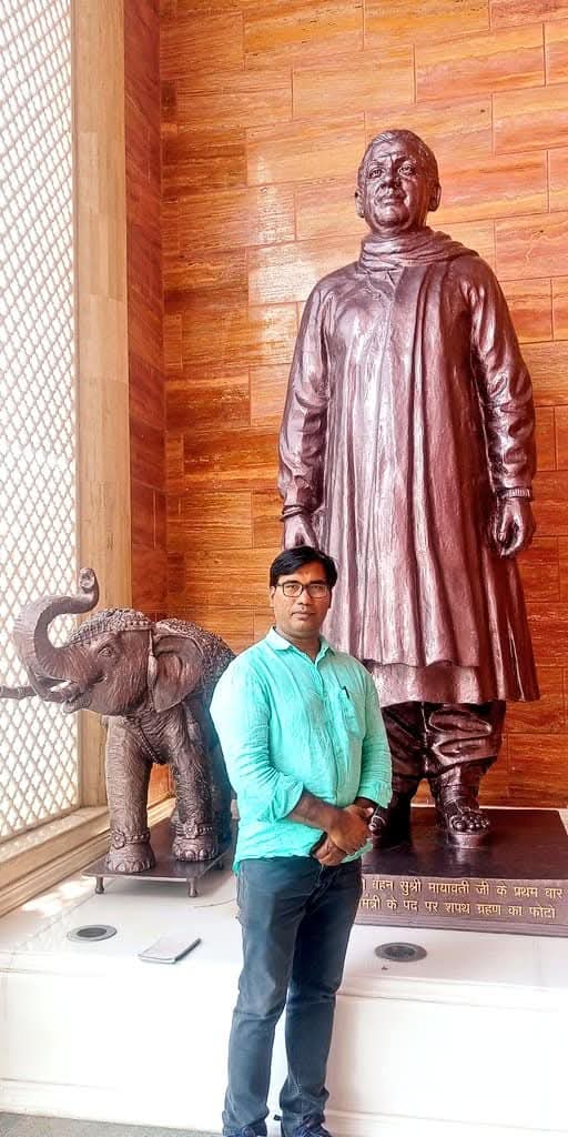 हमारा उद्देश सिर्फ सांसद विधायक बनना ही नहीं है 131 सांसद आज भी उन्हीं में तुम्हारा वाला भी एक है. 

बीएसपी का काम अपने बलबूते संघर्ष कर सत्ता प्राप्त करना है। जिससे सामाजिक परिवर्तन किया जा सके. #जयभीम मान्य बहनजी जिन्दाबाद <a href="/Mayawati/">Mayawati</a>