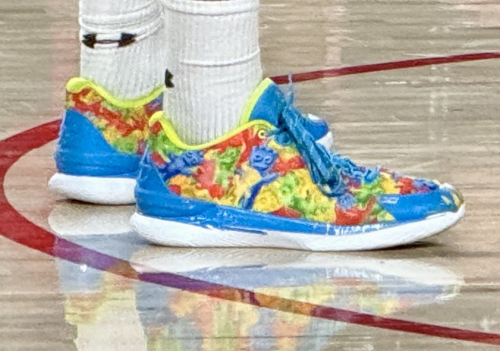 KyleKingOnAir's tweet image. I swear @JacoreyRob23 has the best shoes on @GovsMBB. Is my dude rockin SOUR PATCH KIDS on the kicks??? #LetsGoPeay