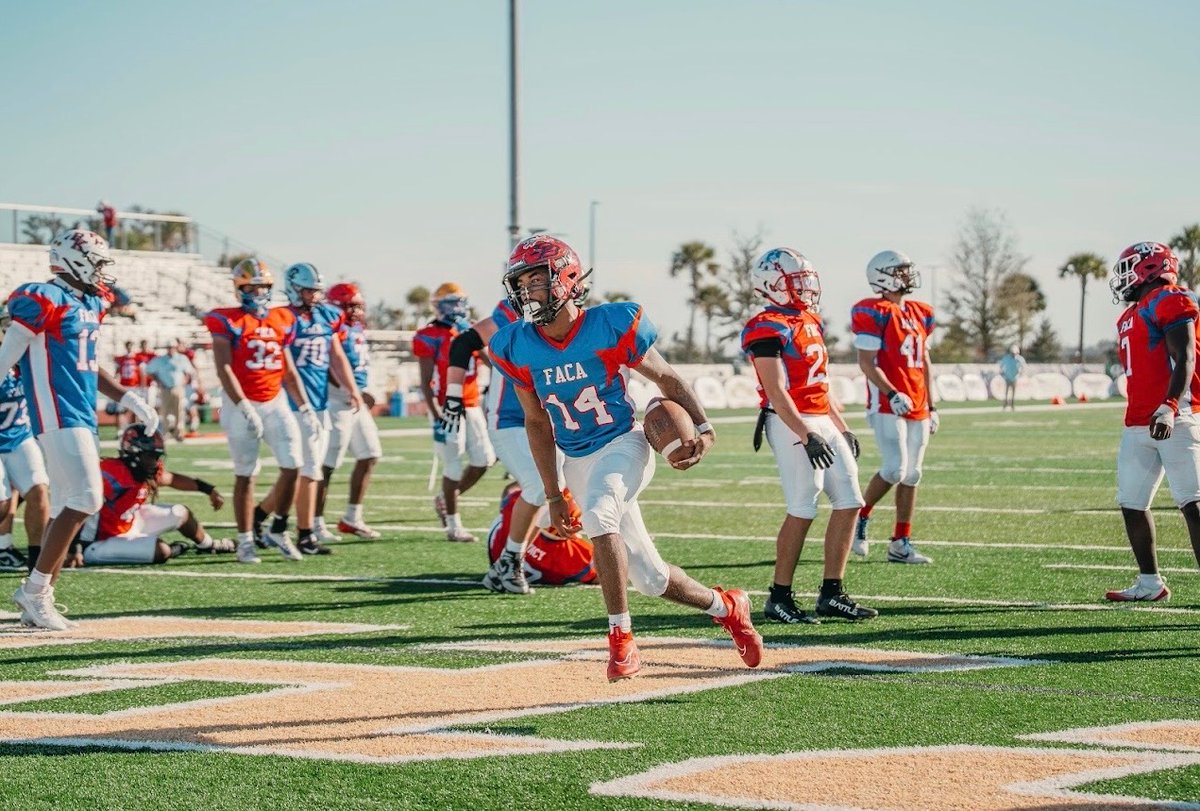 JLL5241's tweet photo. @Coach2Bless 
Temarion "TJ" Davis
@luk_tj 
2025 stats
5'11 175
4.49 40-yard dash
104 tackles 
18 sacks 
515 rushing yards 
64 carries 
8 yards per carry
11 rushing TD's 
177 KR yards
3 KR attempts 
2 KR TD's https://t.co/Z4GCYsCPqo