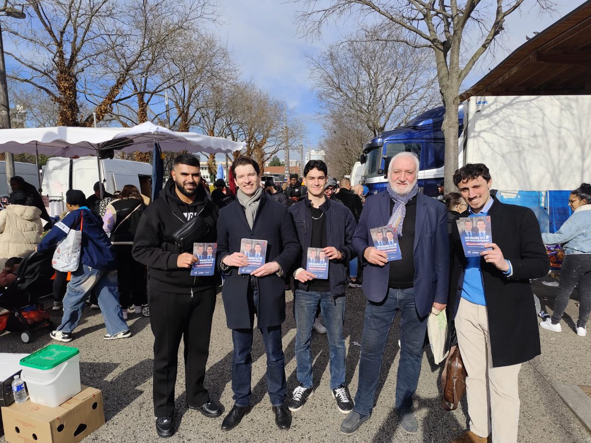 Une belle journée de campagne dans le 8e arrondissement  : collage (très) matinal avant de participer à la préparation et au repas du traditionnel boudin du club de boule lyonnaise ALBEU puis tractage au marché des États-Unis ! Excellents retours des Lyonnais 💪