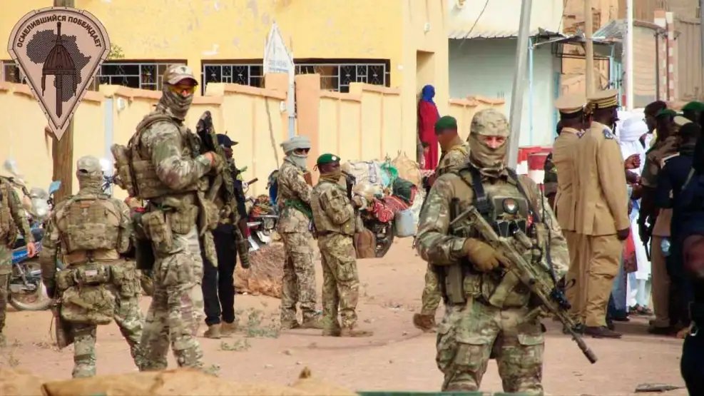 Russie 🇷🇺 Retour à Madagascar ?

Pendant que le monde a les yeux rivés sur le Groenland et l’Iran, les Russes déplacent leurs pions pour prendre en main le destin de Madagascar. Des soldats russes et des officiels de l’Africa Corps ont été détectés sur le territoire ⤵️

➡️