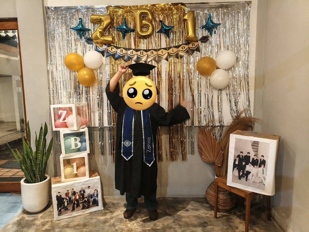 hari ini aku sadar waktu kita makin singkat. graduation sudah sangat dekat. yang bisa kulakukan hanya menunggu, mendukung, dan melihat ke mana kalian melangkah. 

harapku, semoga kalian tahu betapa besar ZEROSE sayang sama kalian 🩷
<a href="/ZB1_official/">ZEROBASEONE</a>

TYSM <a href="/pagesofzb1/">💌</a> &amp; ZEROSE yg dtg