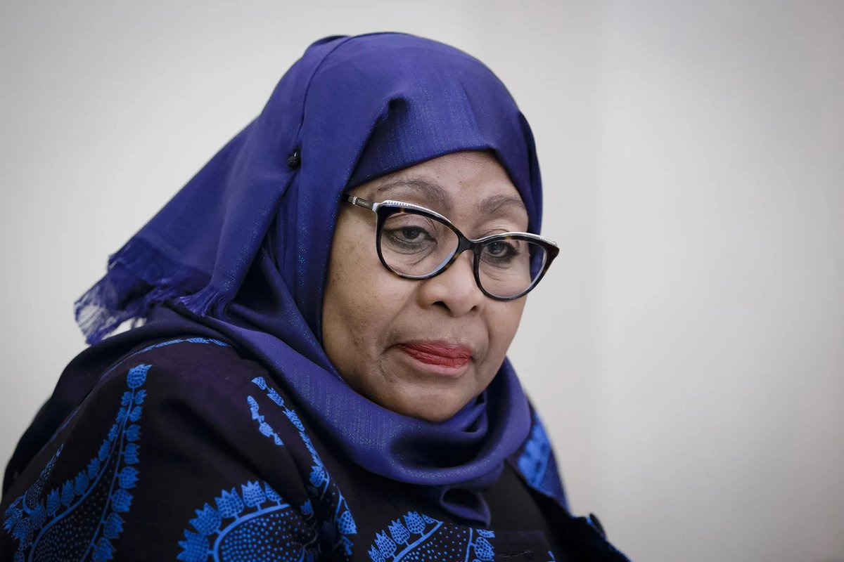 TanzaniaLeaks's tweet photo. ALERT: Samia amepokea wito kutoka mahakama ya kimataifa ICC inayomtaka kuudhuria kesi yeye binafsi. Ametakwa afike kwa hiari kujibu shutuma dhidi yake zinazohusiana na mauaji ya alaiki. Akikataa, mahakama itatoa amri ya kumkamata. Wito ulipokelewa zaidi ya wiki moja iliyopita https://t.co/OpC4vr8jfo