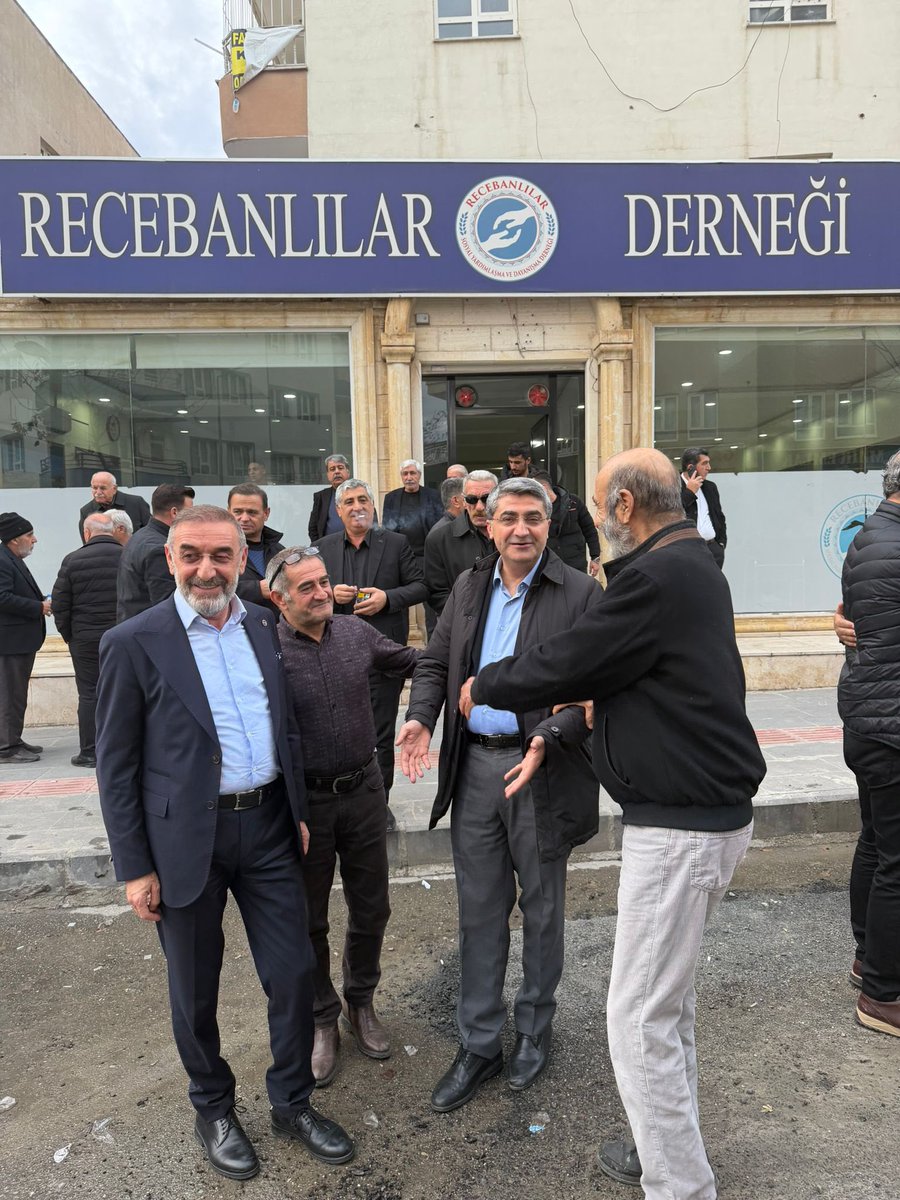 📍 Recebanlılar Sosyal Yardımlaşma ve Dayanışma Derneği

Dernek Başkanı Sn. Mehmet Salih Bektaş (<a href="/SalihBaktas/">Mehmet Salih BAKTAŞ</a>) ve kıymetli ekibine nazik ev sahiplikleri için teşekkür ediyorum. <a href="/recebanlilar/">Recebanlılar Derneği</a>

Ziyaretimizde; Türkiye siyasetini, ekonomisini, siyasetteki yeni gelişmeleri, Batman’da