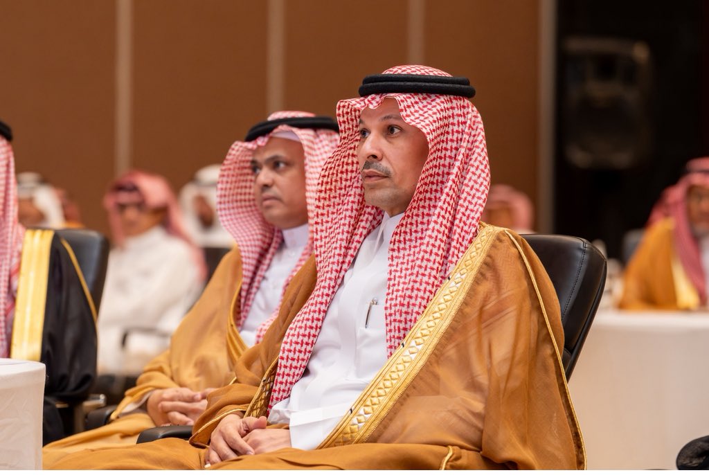 أخي وصديقي الغالي المستشار أحمد أبوهادي، <a href="/ahmed2buhadi/">أحمد ابوهادي</a> عودتنا الحياة أن نقف مرغمين على وداع أشخاص نكن لهم كل الود والحب والاحترام والتقدير... ولكن ما سأكتبه لكم هنا ليس وداعًا بمناسبة انتهاء فترة رئاستكم لمجلس إدارة غرفة جازان، بل هي مشاعر يملؤها الود والتقدير، وكلمات نابعة من