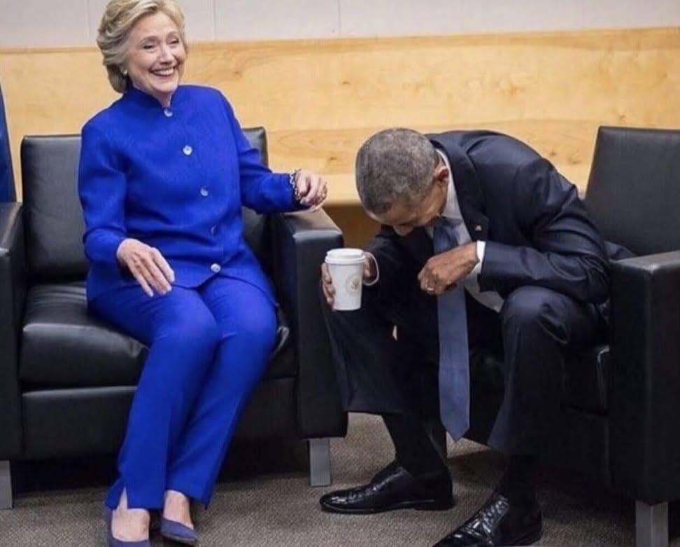 “He took his own food ….to #Italy”😁

#Vance #Olympics2026