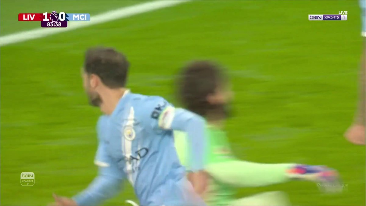 هدددددف. بيرناردو سيلفا يدرك التعادل ويشعل المواجهة ليفربول 1 مانشستر سيتي 1 #الدوري_الإنجليزي_الممتاز 