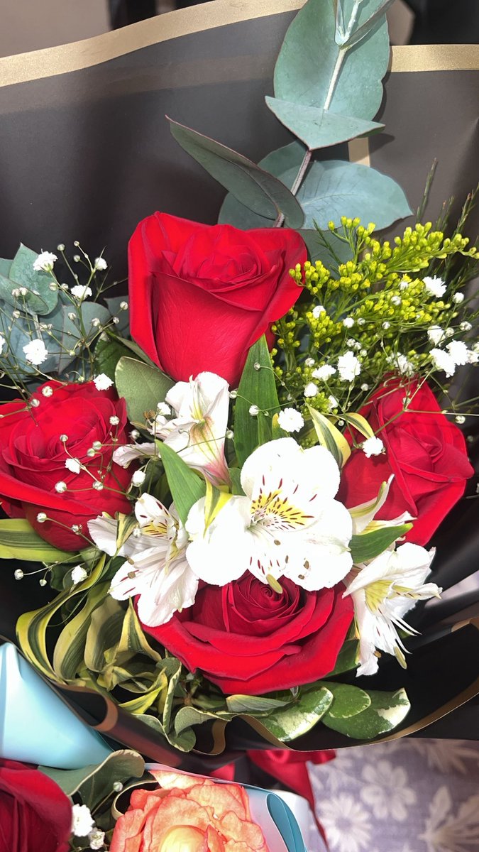 Un día dije que me gustaban las rosas y el resto es historiaaaaa🥰