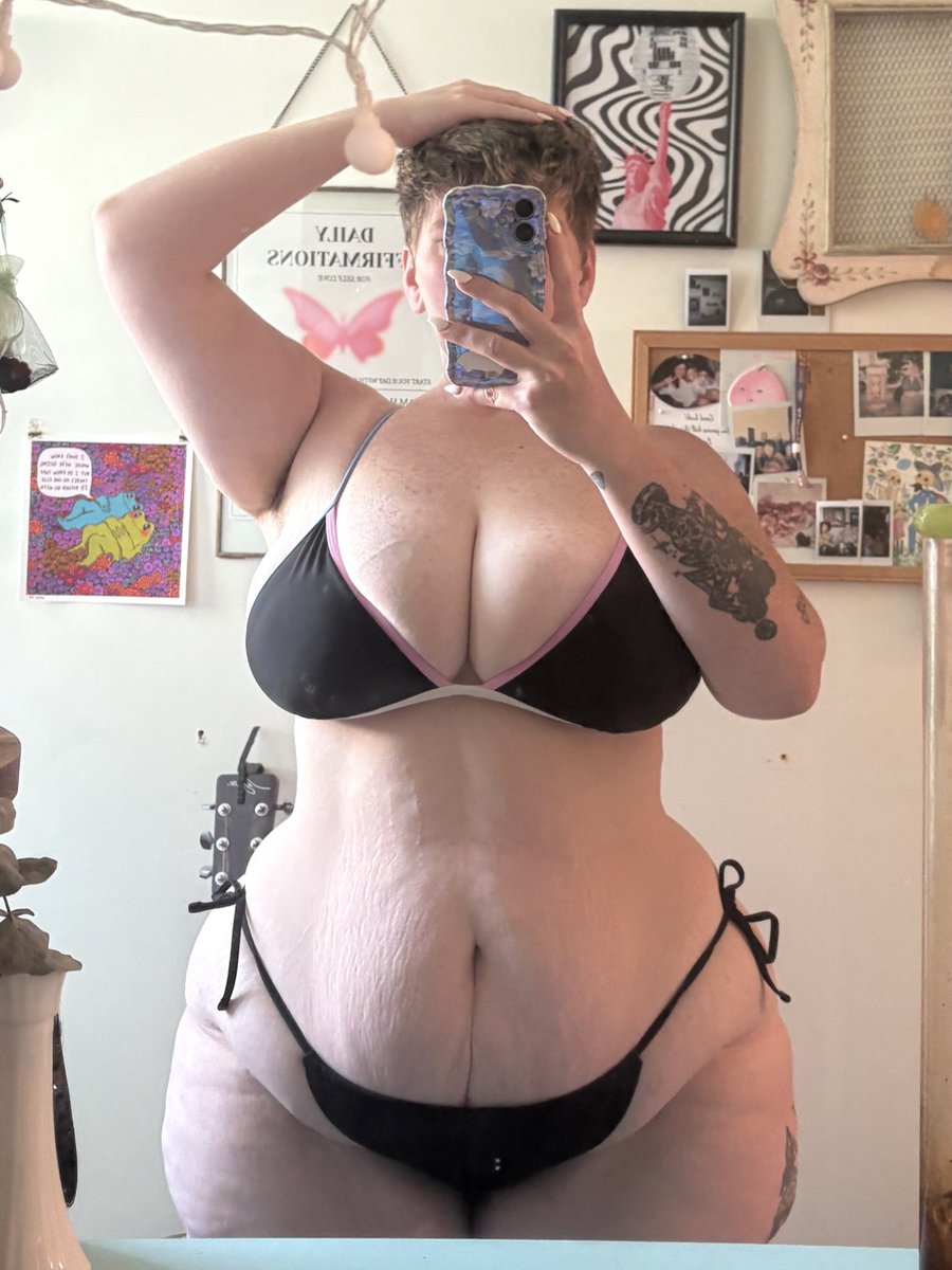monse4you's tweet photo. Do yall like REAL BBWs or just the ones with bbl and tummy tucks? https://t.co/iArmTGgSFI