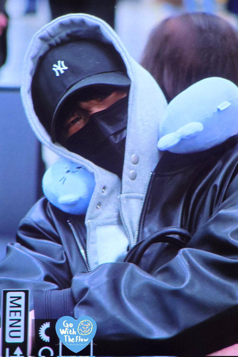 260208 CDG 입국 제현 프리뷰💙

#OMEGA_X #오메가엑스
#OX_N #오엑스엔
#JEHYUN #문제현 #제현