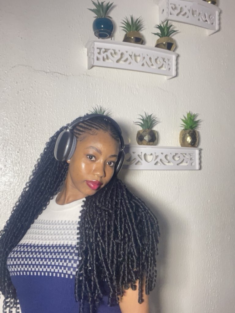 theyenvyvivian's tweet image. Should I come over?