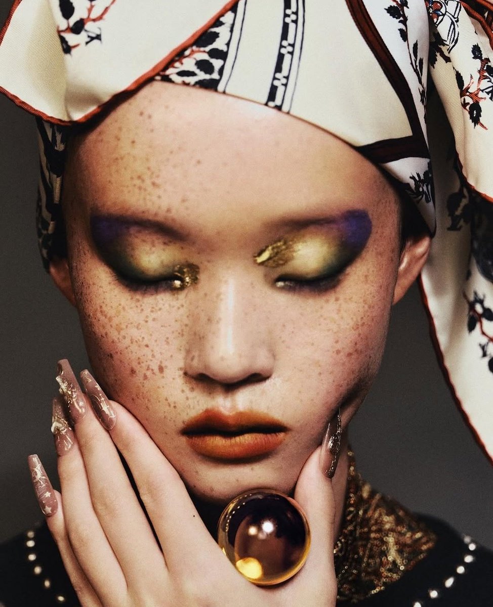 LaModeUnknown's tweet photo. A beauty editorial feat. amazing NAIL ART in ✨️Vogue China✨️ with makeup by Taka Lam and photo of Jialing Hoo.🪡 https://t.co/rDelFJWKiy